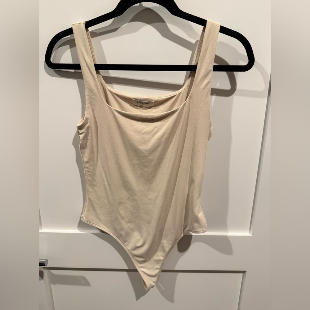 Aritzia Babaton Cream Contour Square Neck Tank Top Bodysuit Size M